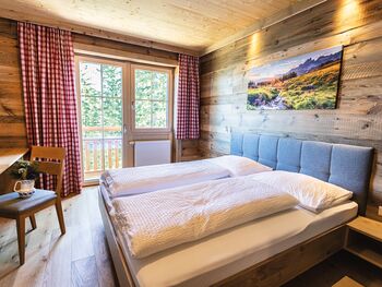gemütliches Schlafzimmer modern alpin